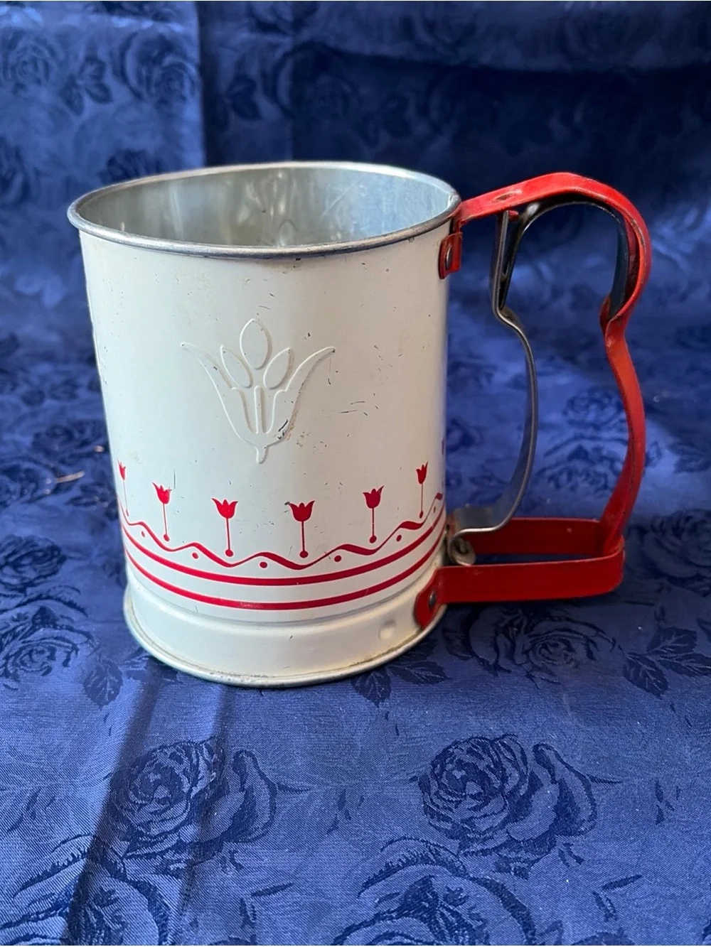 VTG Androck Embossed Hand-I-Sift Flour Sifter